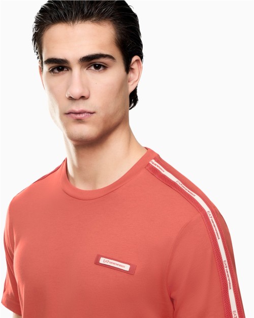 CAMISETA DE CUELLO REDONDO DE ALGODON LOGO SERIES