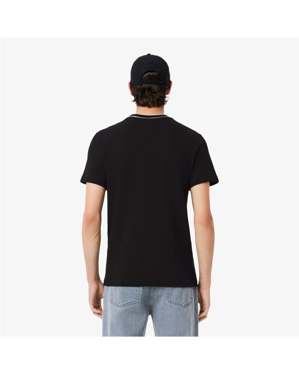 CAMISETA CUELLO REDONDO CORTE REGULAR.