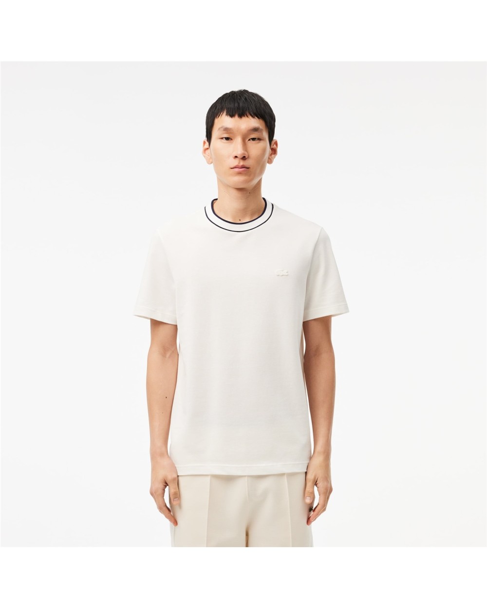 CAMISETA CUELLO REDONDO CORTE REGULAR.