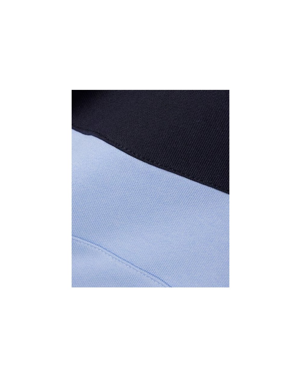 SUDADERA CON CAPUCHA.