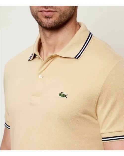 POLO CON DETALLES DECORATIVOS 2