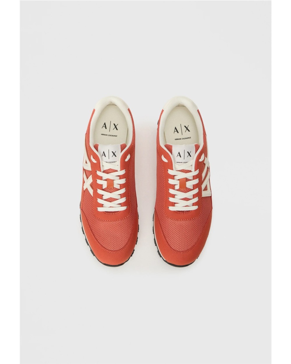 ZAPATILLA DEPORTIVA CON LOGOTIPO EN CONTRASTE