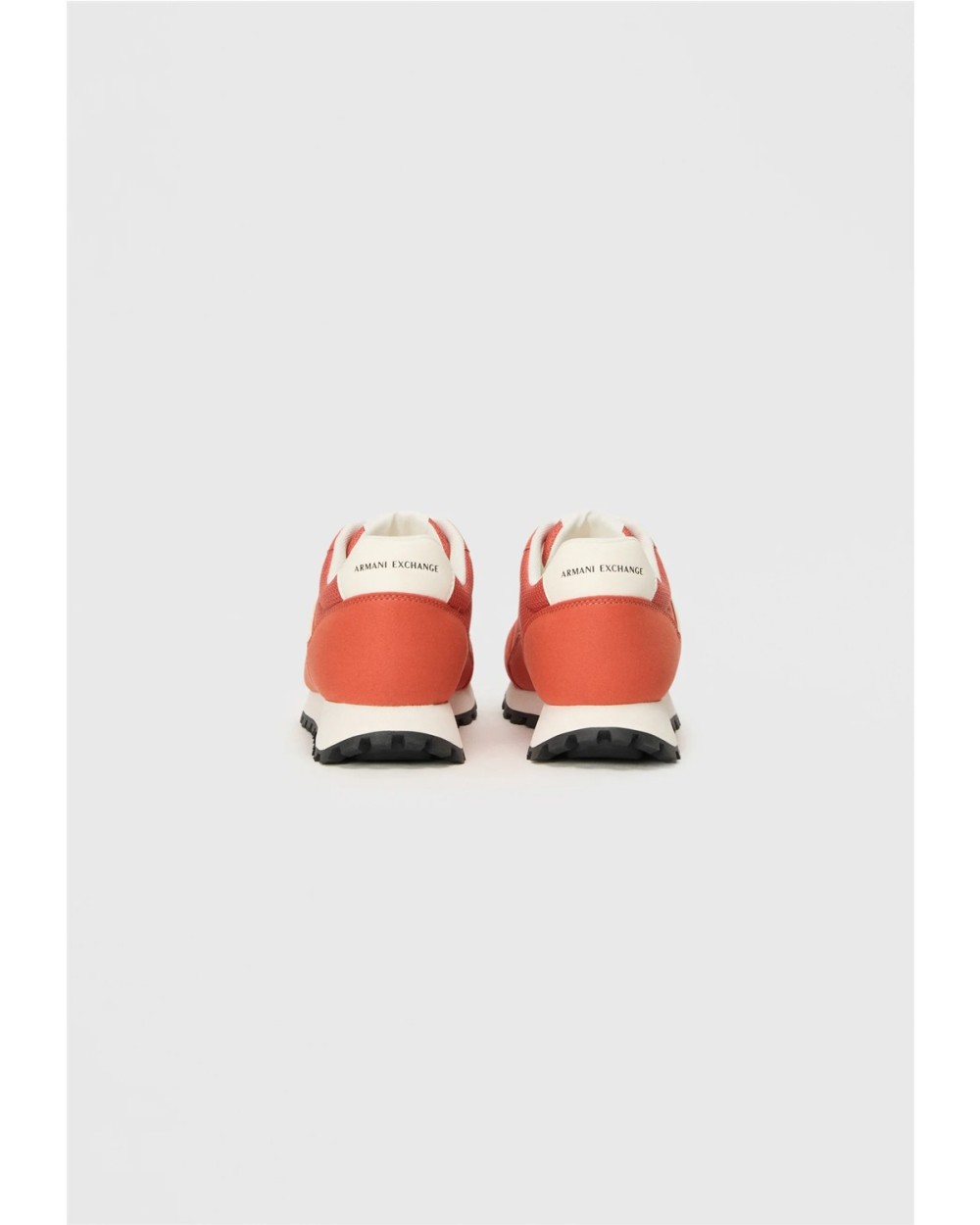 ZAPATILLA DEPORTIVA CON LOGOTIPO EN CONTRASTE