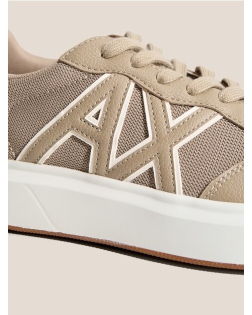 ZAPATILLAS DEPORTIVAS CON LOGOTIPO EN CONTRASTE