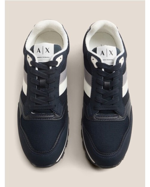 ZAPATILLA DEPORTIVA CON BANDA LATERAL CON LOGO