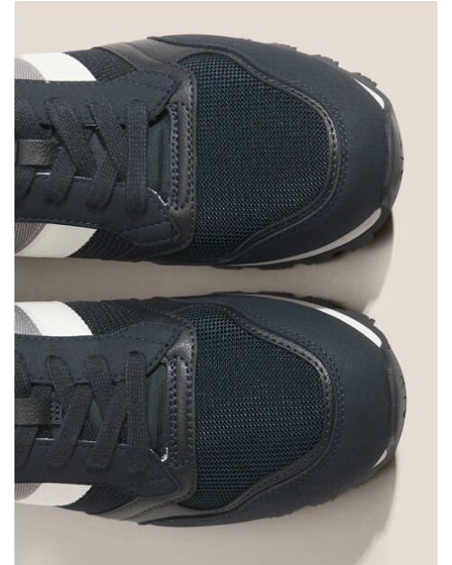 ZAPATILLA DEPORTIVA CON BANDA LATERAL CON LOGO