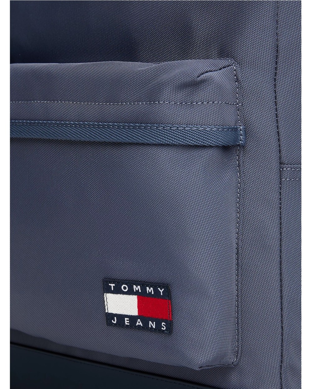 MOCHILA ESSENTIAL CON DISEÑO REDONDEADO