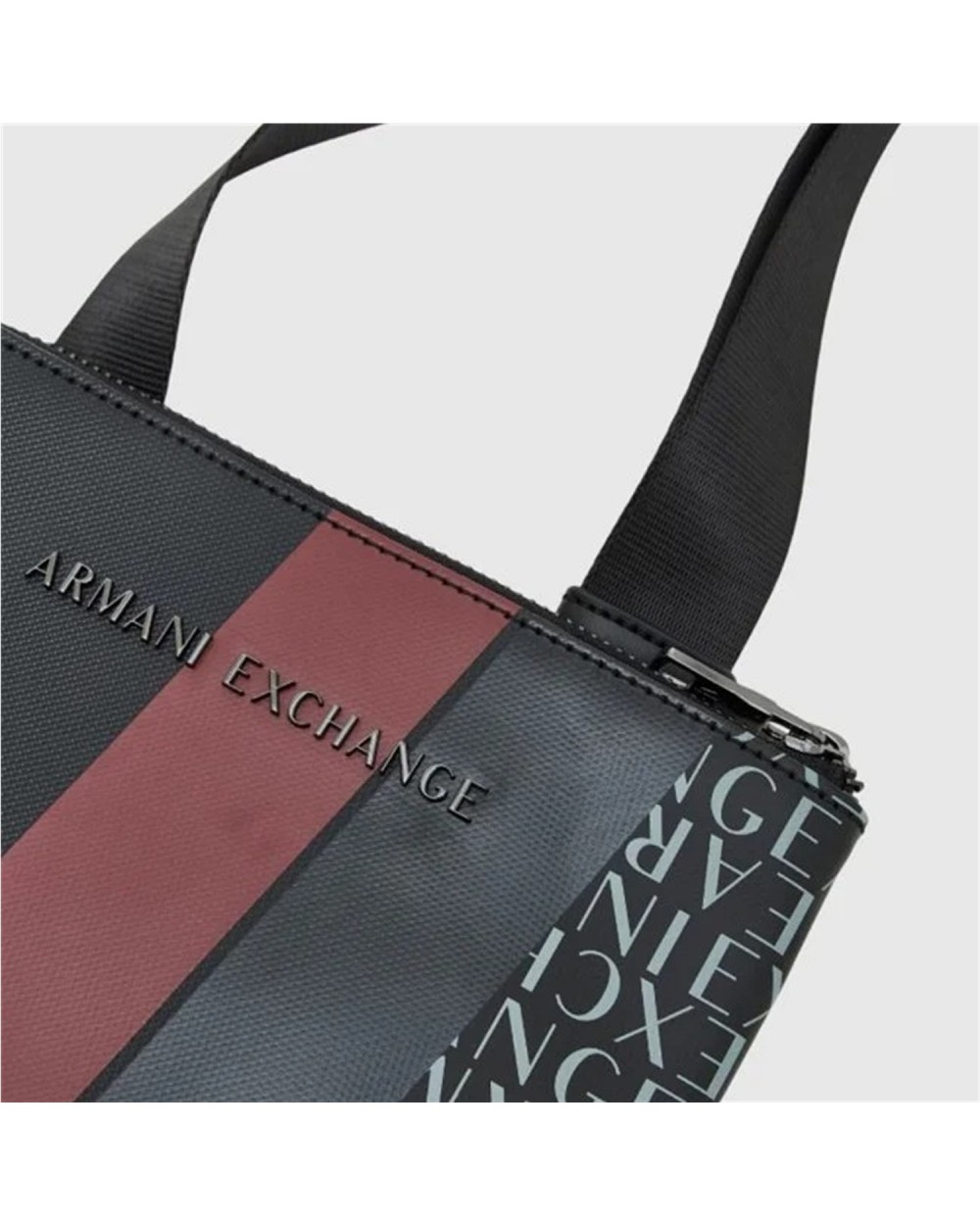BOLSO BANDOLERA PLANO CON MONOGRAMA Y RAYAS