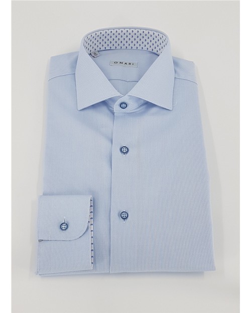 CAMISA LISA CON DETALLES