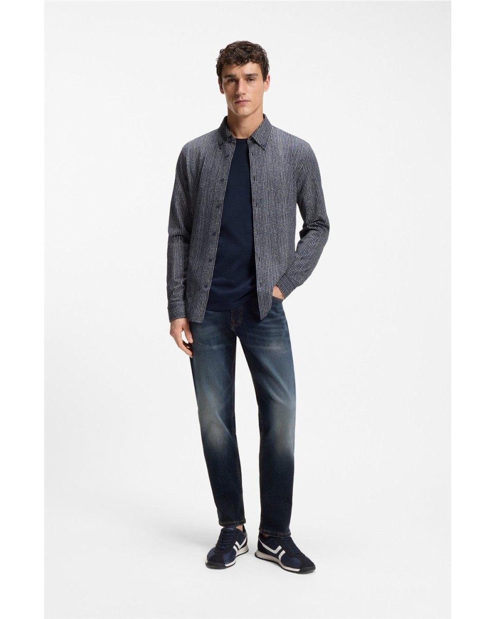 VAQUEROS REGULAR FIT EN SUAVE DENIM NEGRO AZULADO