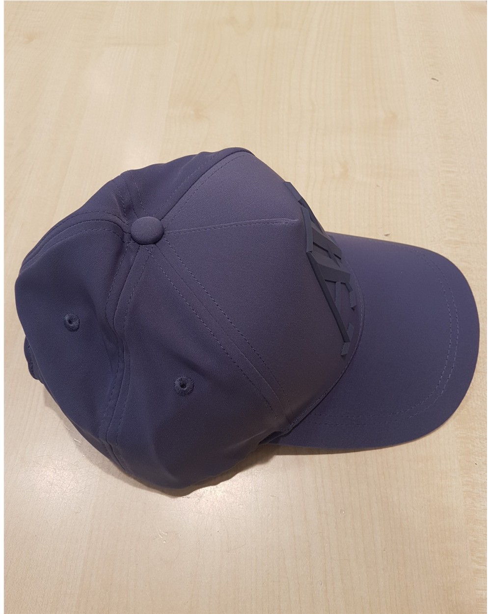 GORRA EN TEJIDO DE NYLON CON FORRO DE ALGODÓN