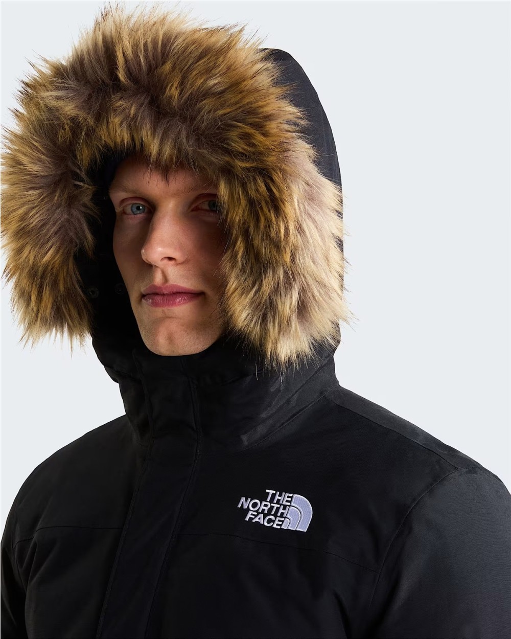 CHAQUETA CON CAPUCHA ZANECK