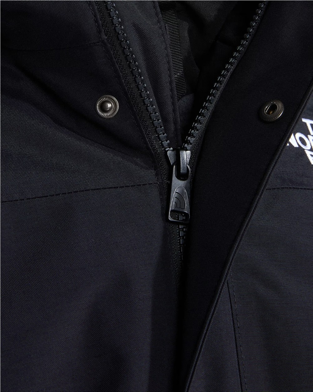 CHAQUETA CON CAPUCHA ZANECK