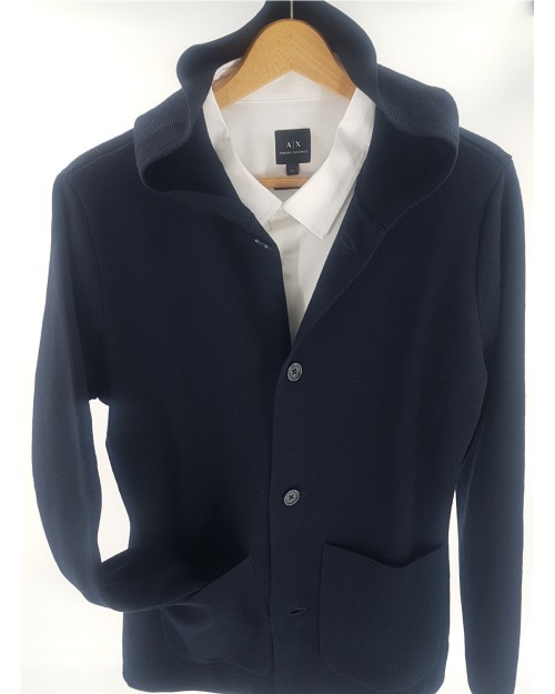 CHAQUETA DE BOTONES CON CAPUCHA
