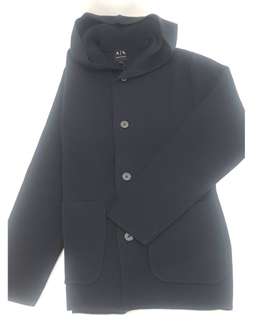 CHAQUETA DE BOTONES CON CAPUCHA