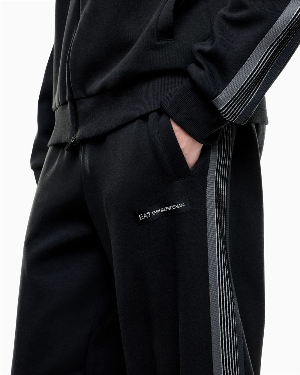 PANTALON DE CHÁNDAL CON BANDA LATERAL