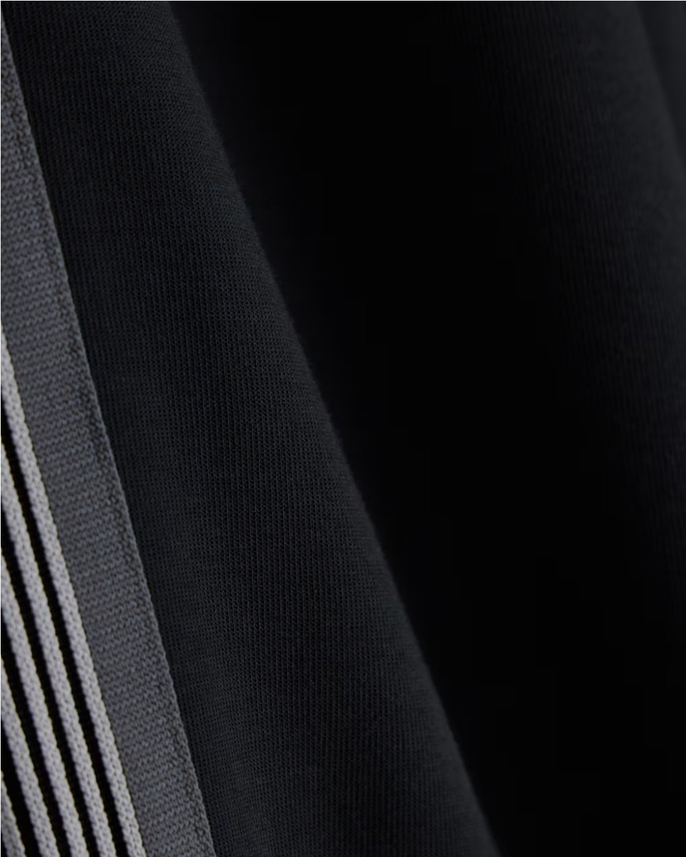 PANTALON DE CHÁNDAL CON BANDA LATERAL
