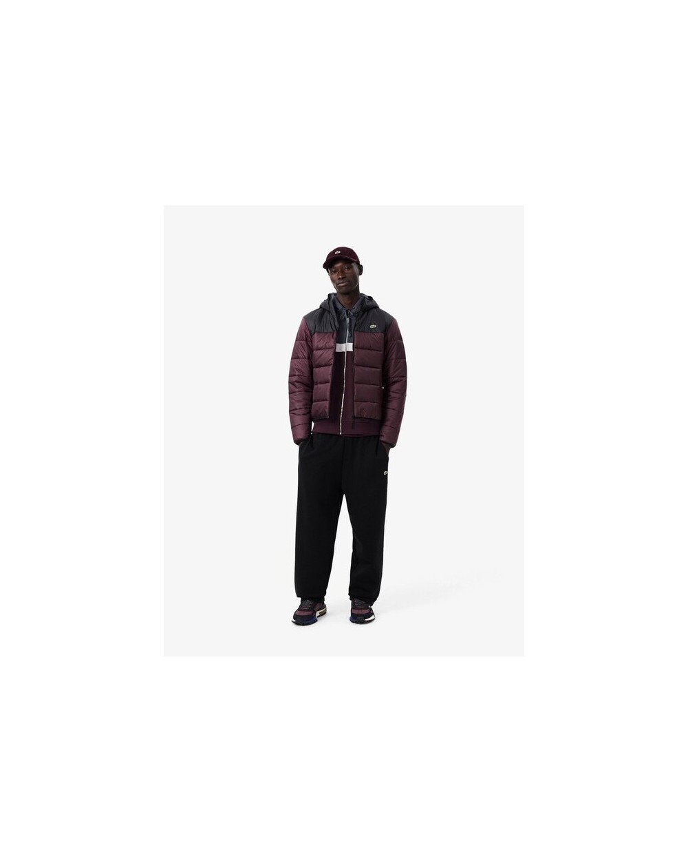 SUDADERA CON CREMALLERA Y CAPUCHA