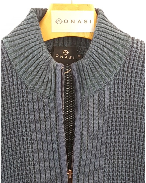 CHAQUETA DE PUNTO CON CREMALLERA