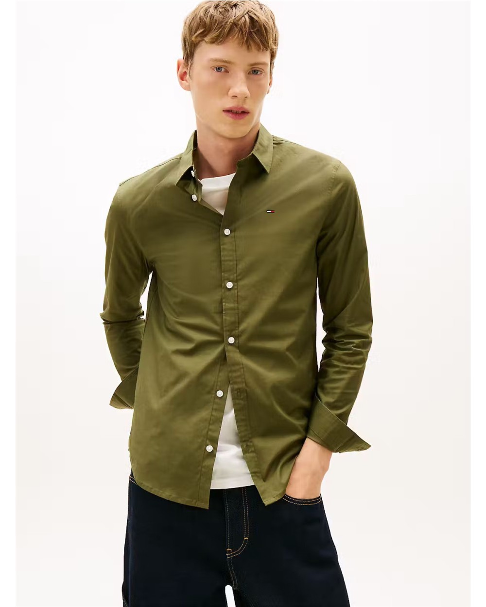 CAMISA DE CORTE SLIM EN POPELIN