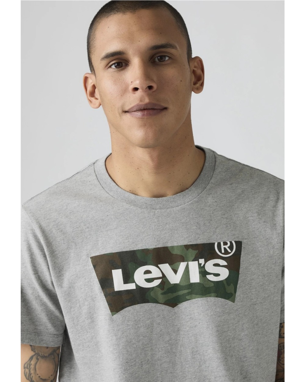 CAMISETA LOGO CAMUFLAJE