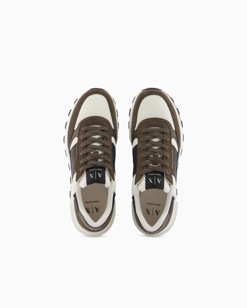 ZAPATILLA DEPORTIVA CON INSERCIONES EN CONTRASTE