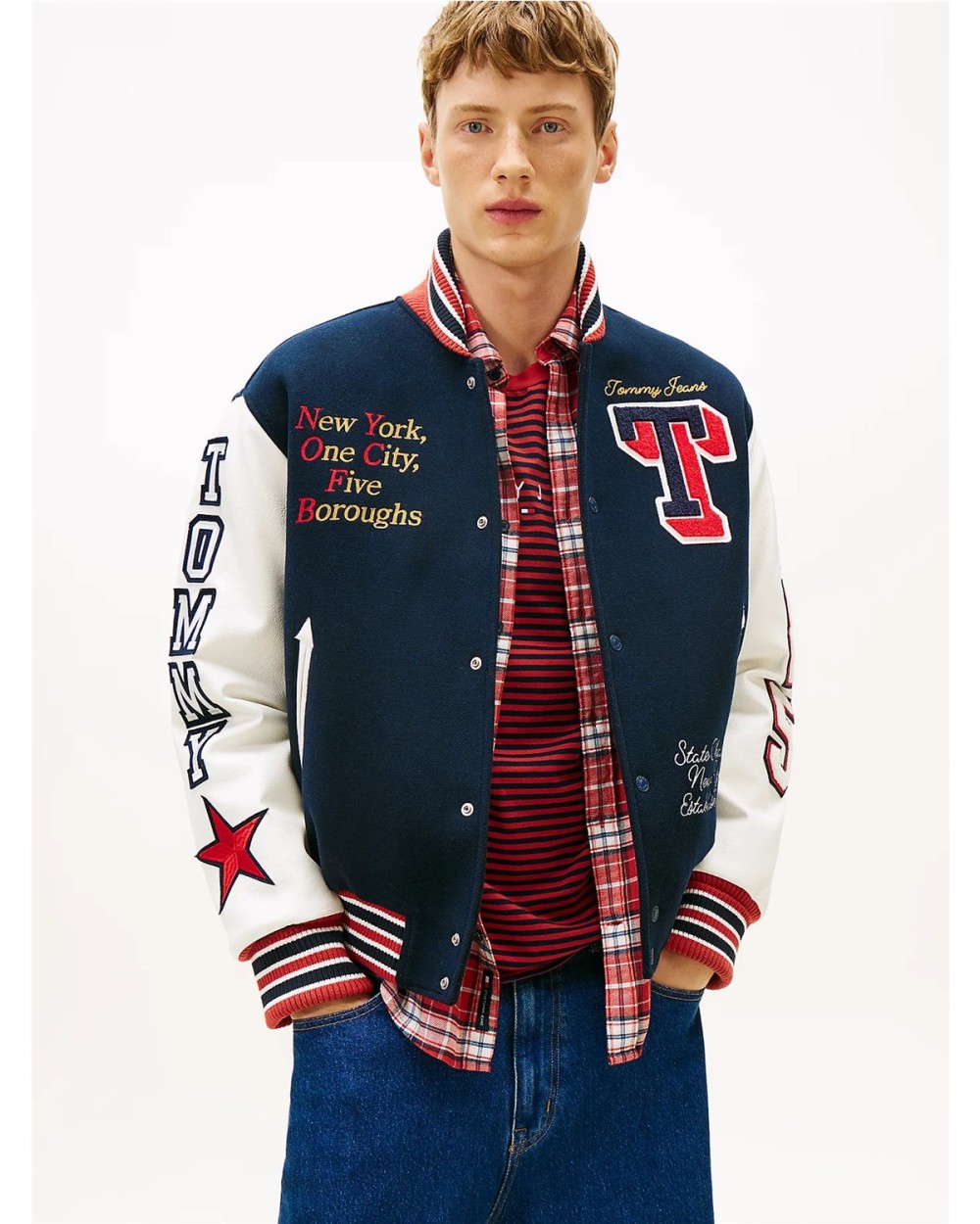 CAZADORA UNIVERSITARIA CON LOGOS