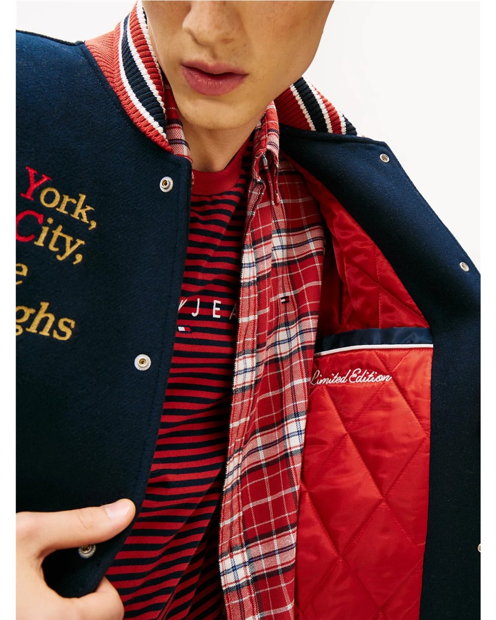 CAZADORA UNIVERSITARIA CON LOGOS